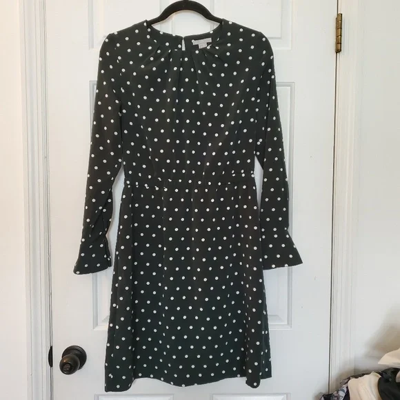 H&M green polka dot dress midi dress size 8 work attire causal or dress up